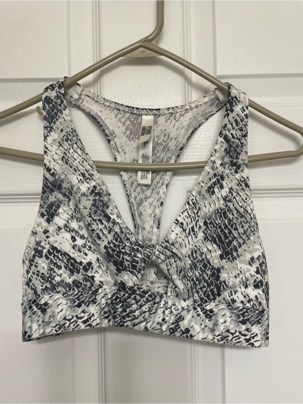 Victoria's Secret PINK Ultimate Twist-Front Sports Bra Snake print Small